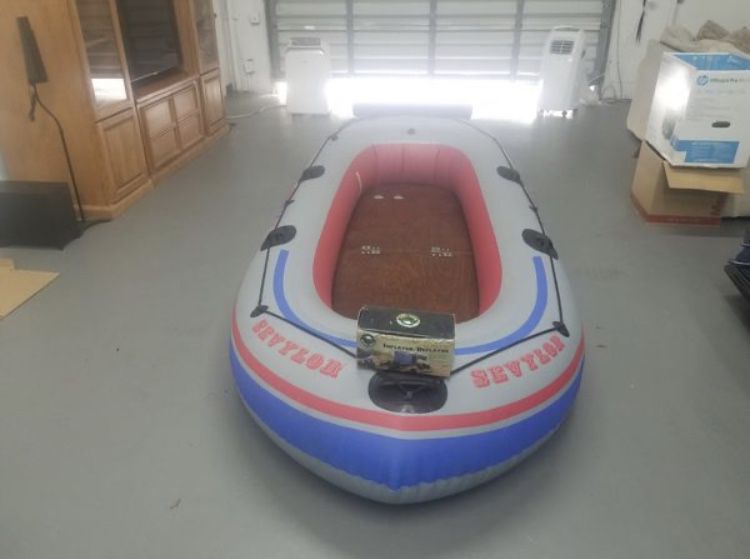 Inflatable Boat with Trolling Motor