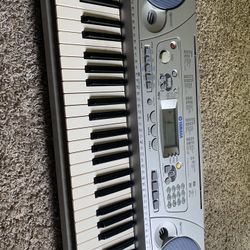 YAMAHA KEYBOARD 