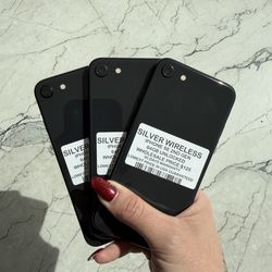 iPhone SE 2nd gen unlocked 64gb 🖤📱