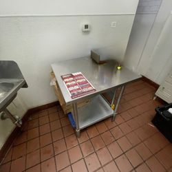 24” x 24” Commercial Sainless Steel Prep Table