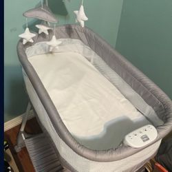 Baby Grey Bassinet 