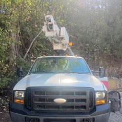 2006 Bucket Truck