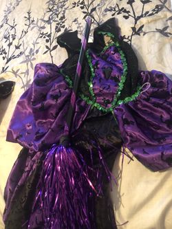 Girl costume size 8