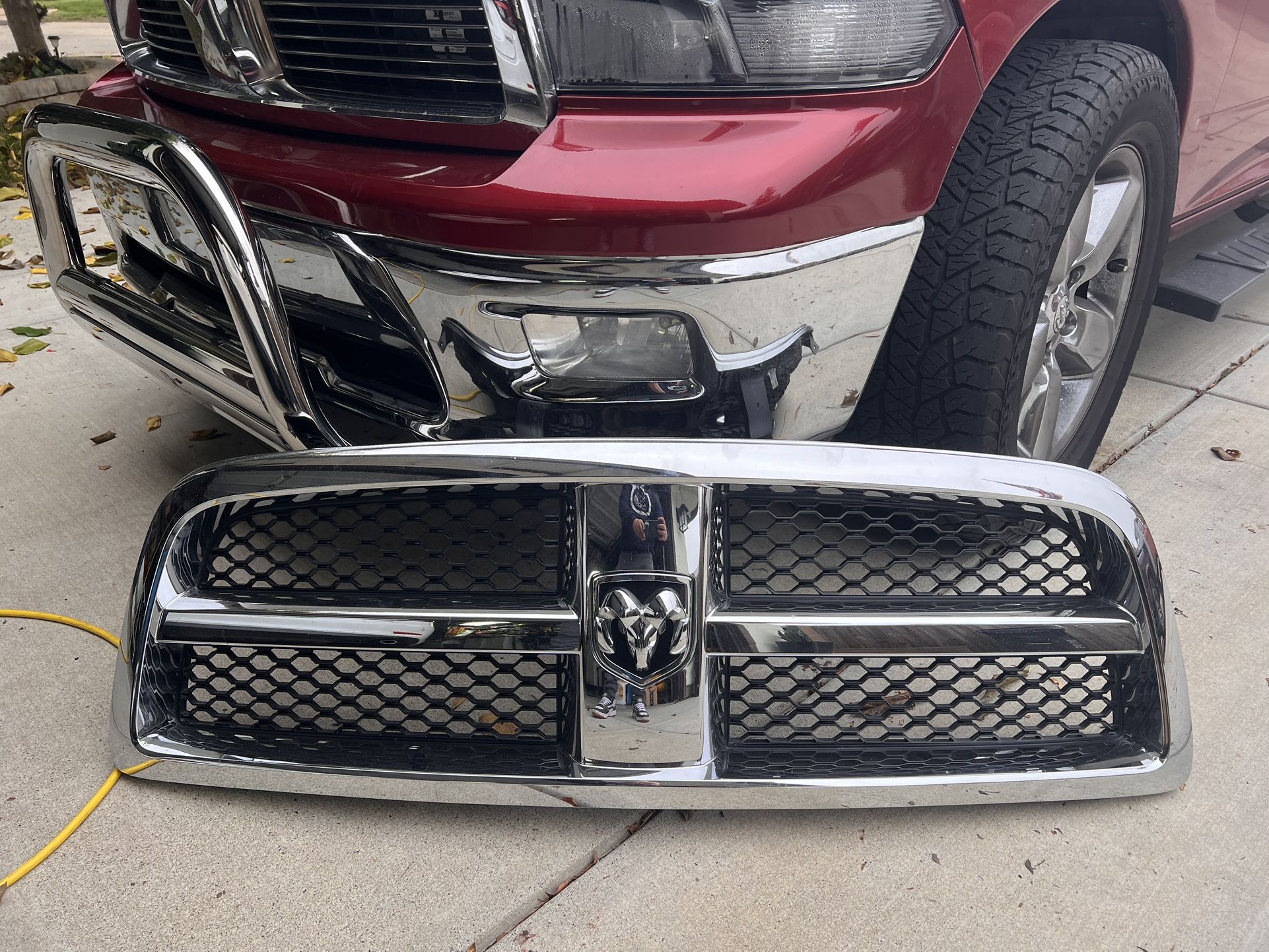Dodge RAM Front Grill In EXCELLENT condition 