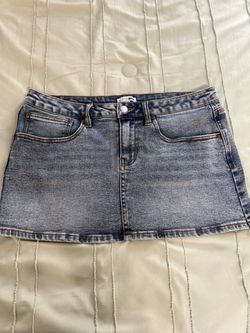 Fashion Nova Denim Mini Skirt – Size Large – Light Wash
