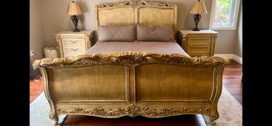 4-Piece Beige Carved Wood Bedroom Set Bed Dresser Mirror Nightstand Drawers