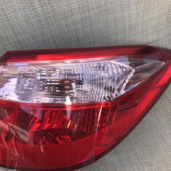 2017-2019 Toyota Corolla Right Tailight