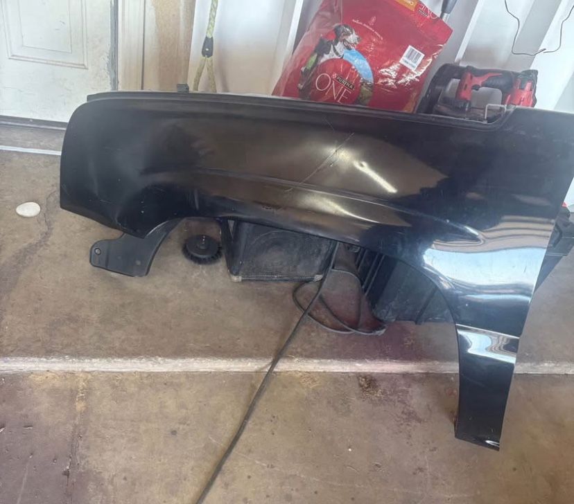 2006 Chevy Silverado Driver side Fender 