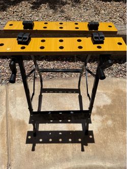Portable clamping workbench