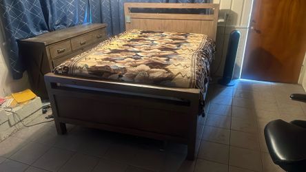 Queen Frame Bed, Box Spring And Mattress