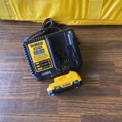 Dewalt 12 V battery  Battery With Charger