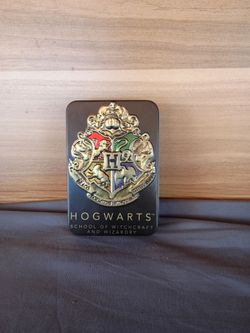 Harry Potter Hogwarts Playing Cards collector's tin