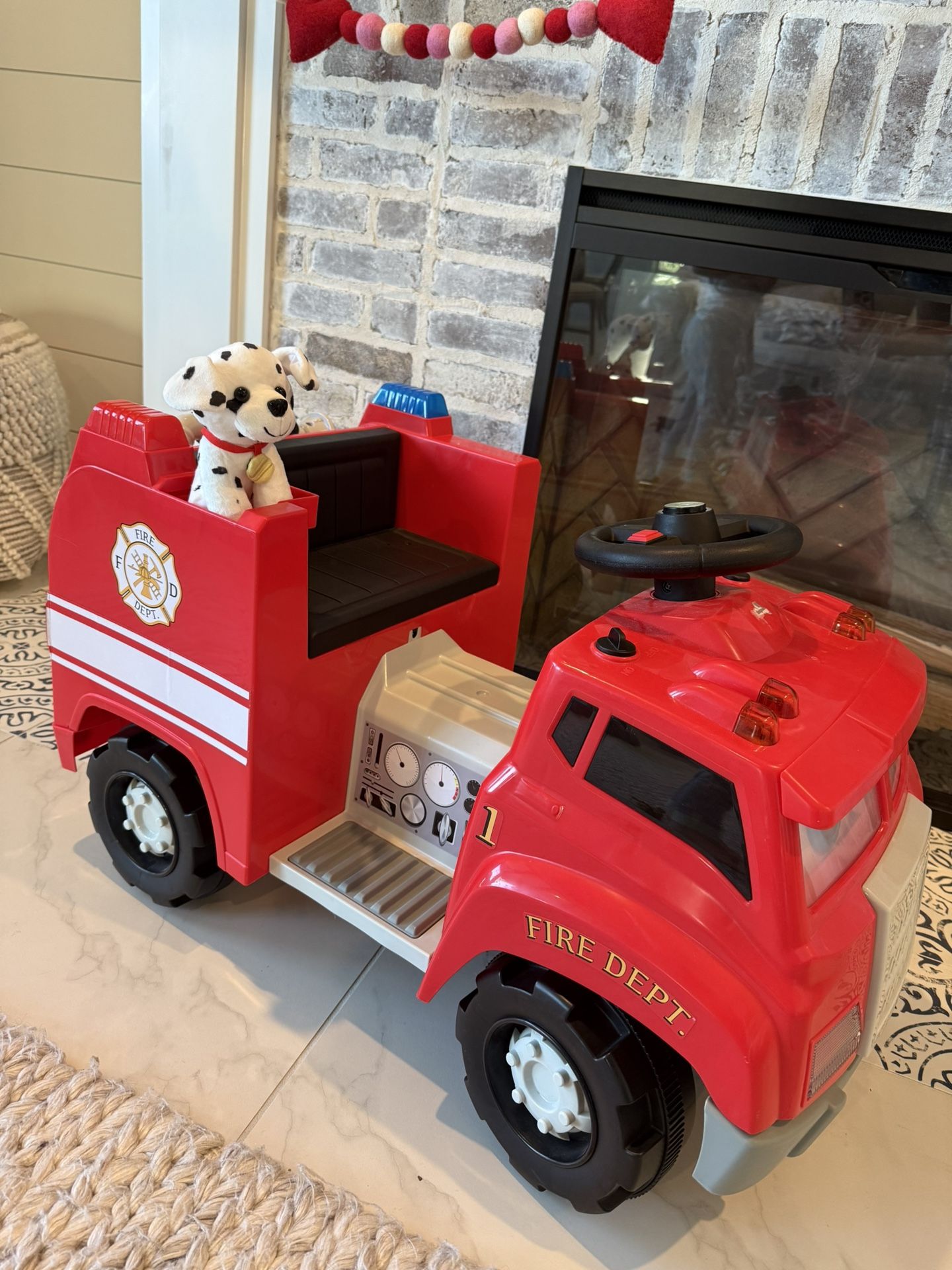 Toy Car - Ride On (like Power Wheels)