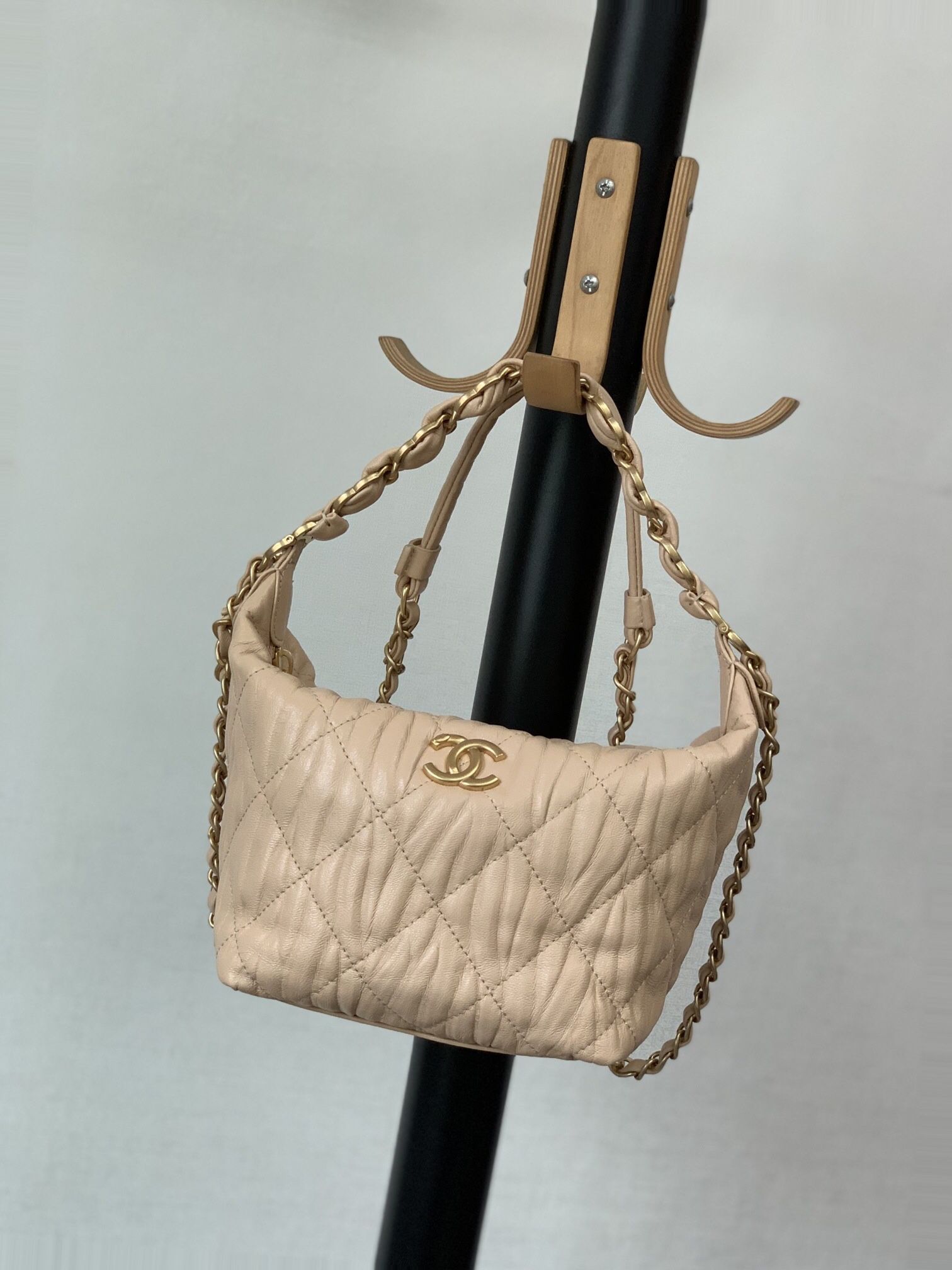 Chanel Hobo Bags for Sale in Los Angeles, CA - OfferUp