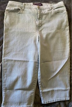 Ladies Vanderbilt stretchy capris