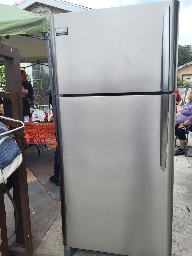 Refrigerator