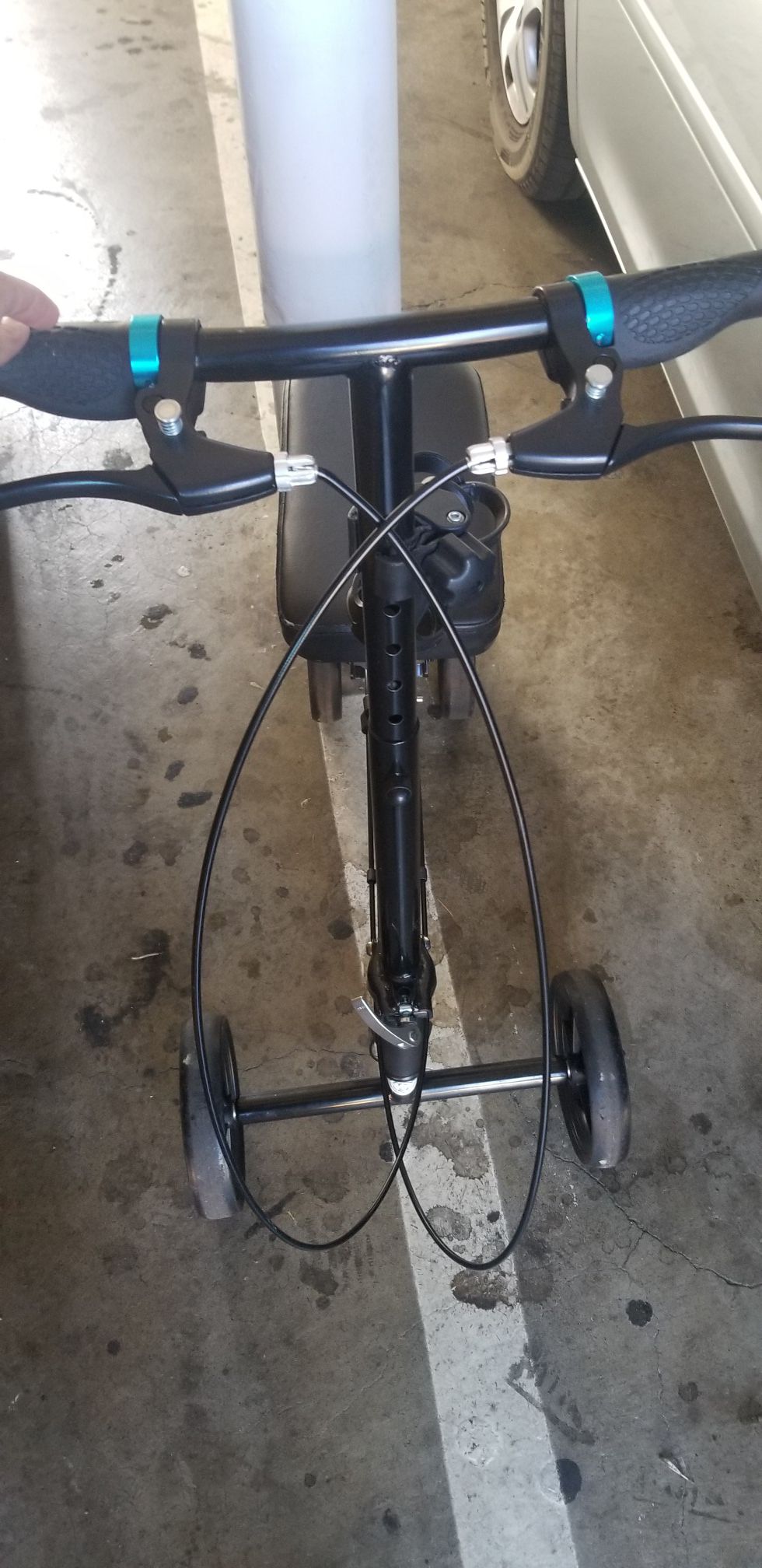 Equate steerable knee walker scooter