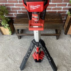 M18 18-Volt Lithium-Ion Cordless Rocket Dual Power Tower Light (Tool-Only)