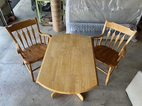 Ethan Allen, Dinette Drop Leaf Pedestal Table, 2 Chairs