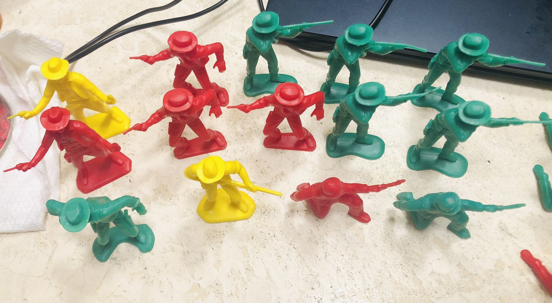 30 Vintage 60s Plastic Cowboys Indians Figures Lot Western.