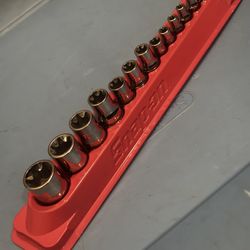 Snap-on Tools 13 pc Combination Drive TORX® Shallow Socket Set (E4-E24) • Includes (6) 1/4" drive (E4-E10), (3) 3/8" drive (E11-E14) and (4) 1/2" driv