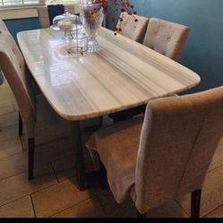 Dinning Table 