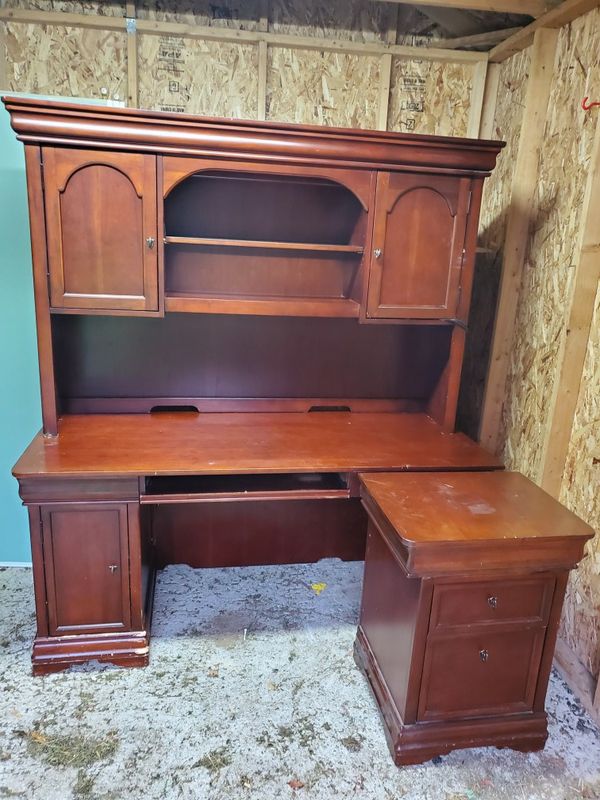 Antique desk for Sale in Stanwood, WA OfferUp