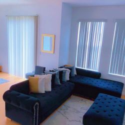 Black Sectional and Ottoman (pickup Only)