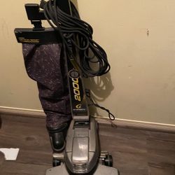 Kirby 2000 Con accesorios 