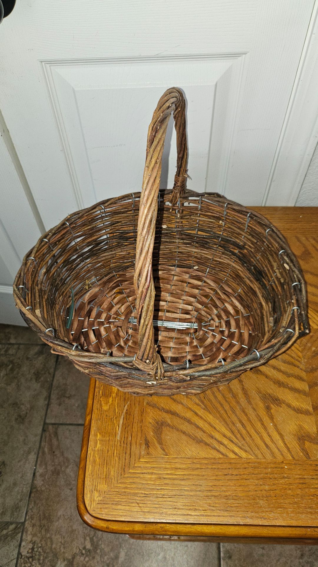 LARGE GRAPEVINE BASKET