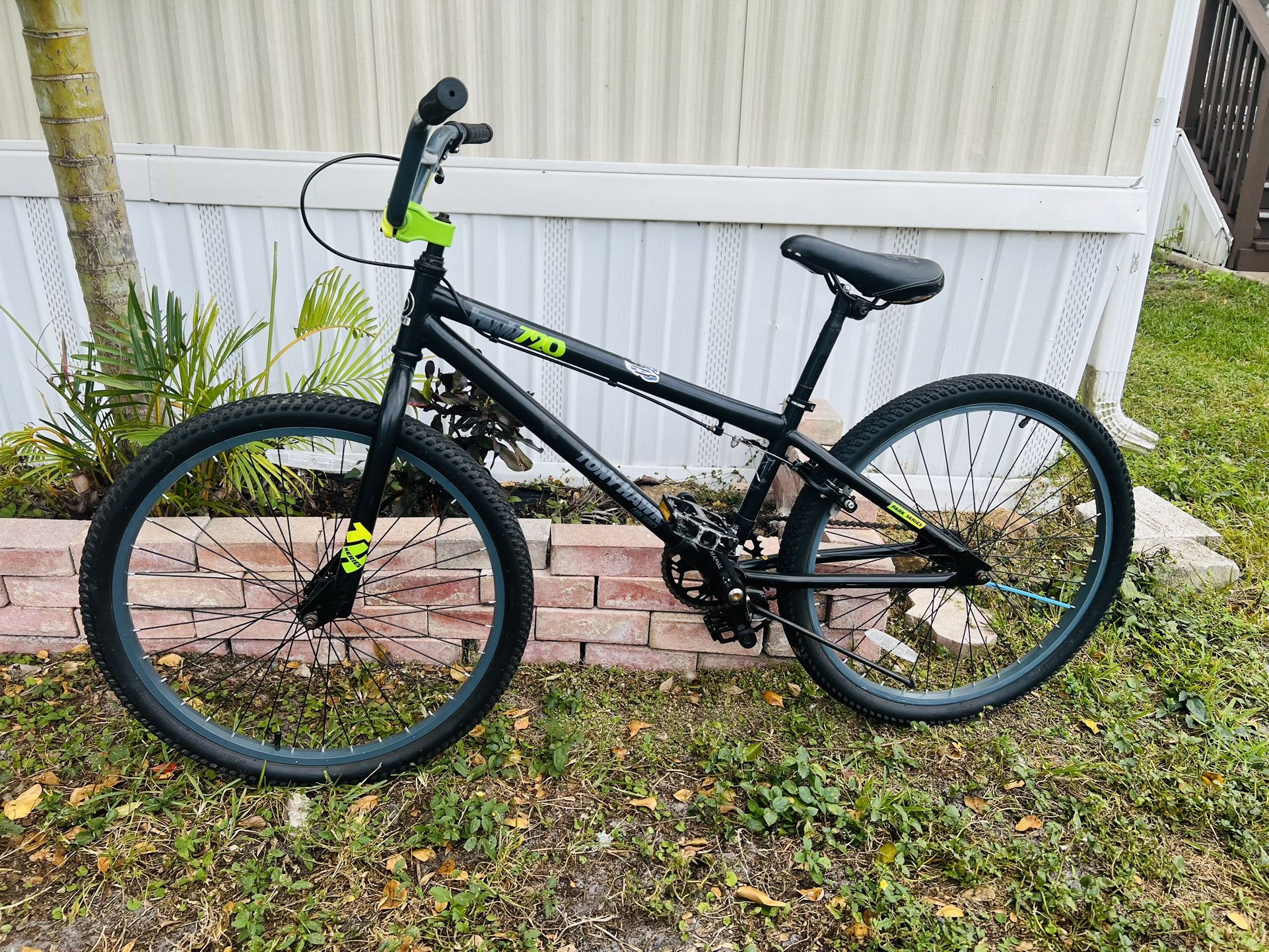 Tony Hawk 720 BMX boys bike
