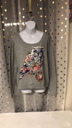 New without tags size 1x soft grey sweatshirt with a n embellished owl on the front