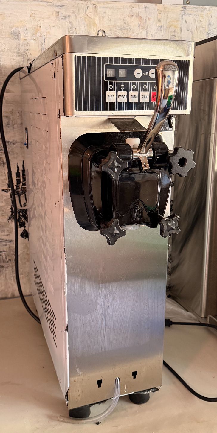 GustoWave Single Flavor Soft Serve Ice Cream Machine