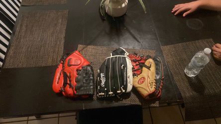 Baseball gloves