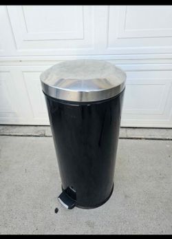 Kitchen Trash Can