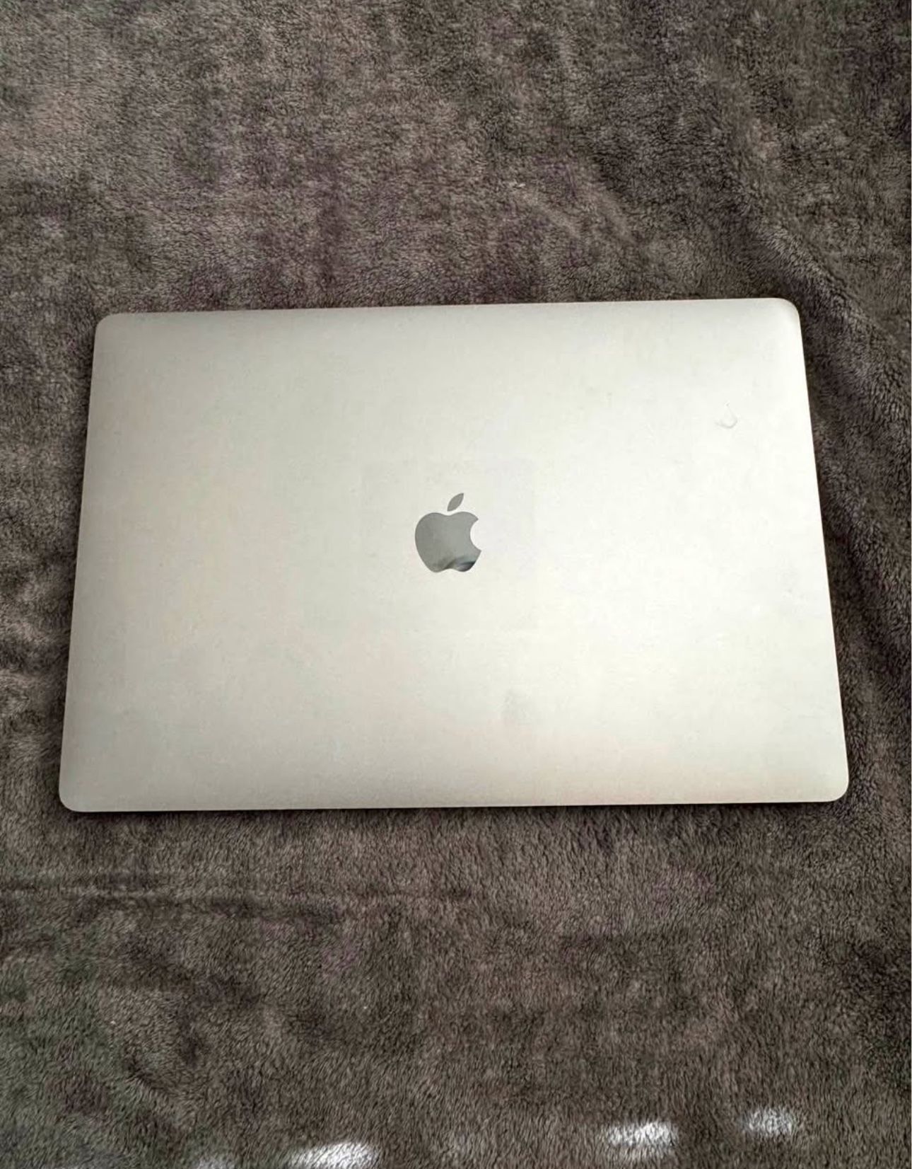 Macbook Pro 16" Intel i9, 16GB RAM, 1TB
