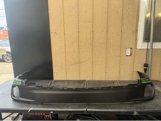 2014 2015 2016 TOYOTA HIGHLANDER REAR LOWER BUMPER COVER OEM USED