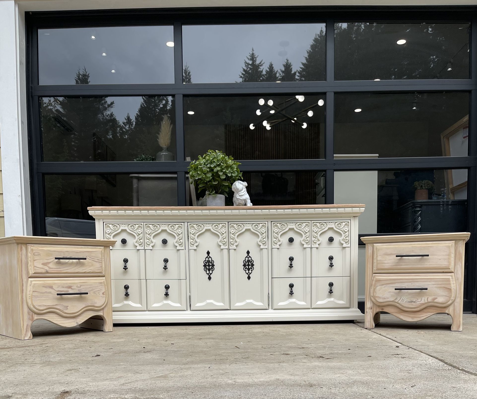 Beautiful Broyhill Long Dresser. Read Ad 