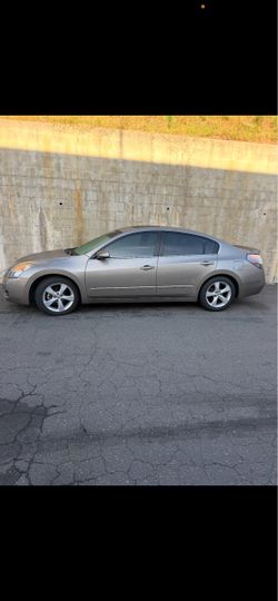 Nissan Altima Sedan