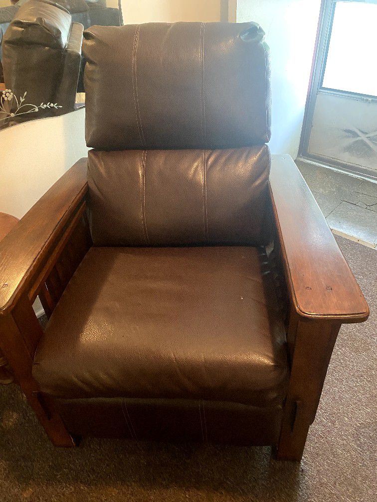 Old Style Recliner 