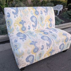 FREE Settee / Armless Sofa
