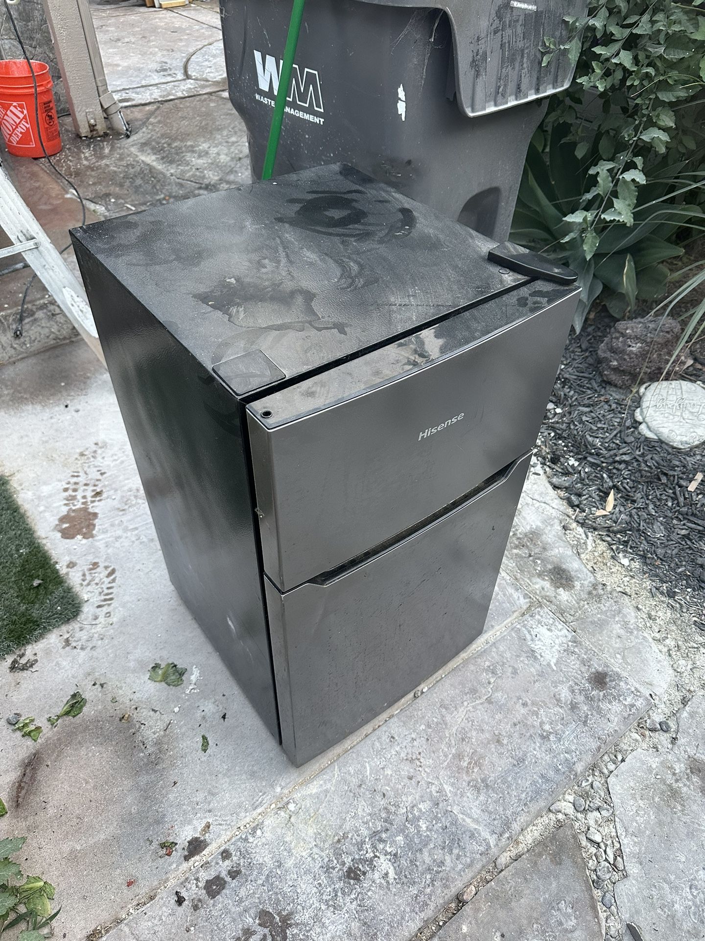 Hisense Mini Fridge and Freezer