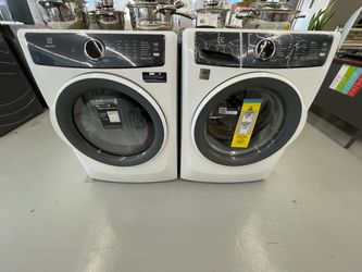 New Electrolux Washer 4.5 Cu Ft and Dryer gas 7.00 Cu Ft