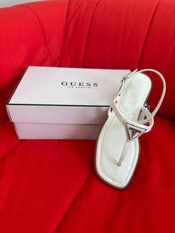 Guess - flat sandals BRAND NEW size 6W
