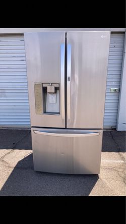 LG Fresh Door Stainless Steel Refrigerator, clean and nice, one month warranty, delivery available to your garage, ice maker not working, dimensions W
