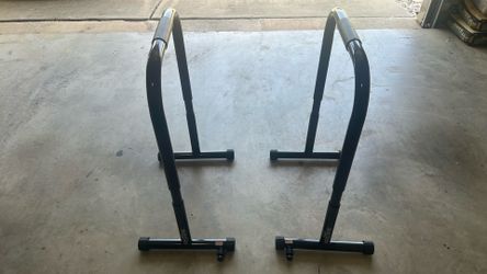 Adjustable Dip Bar