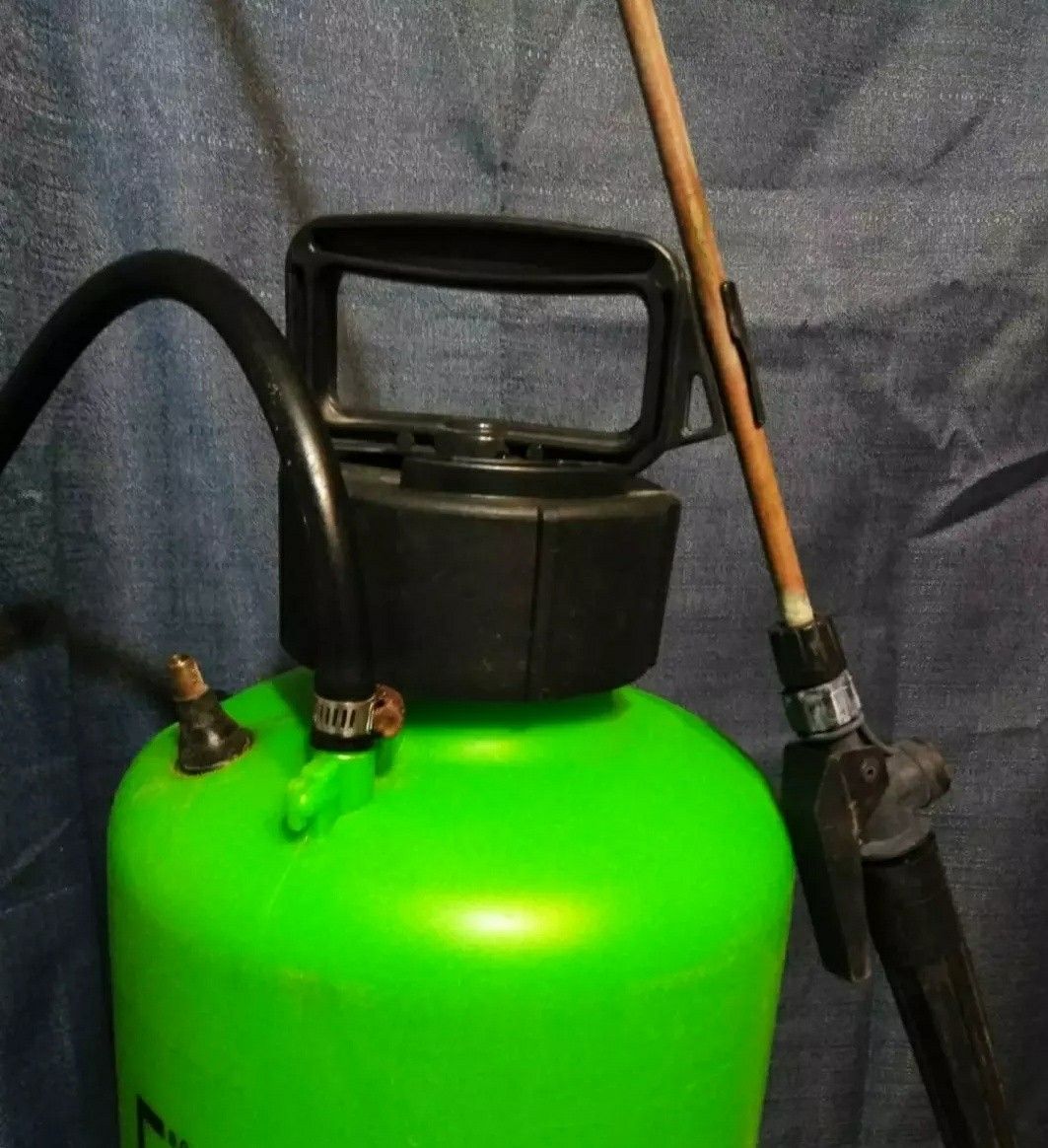 SPRAYER,2GAL,SPRAY DOC TANK Item 657308 / MFG 2000P & Gilmour Spray