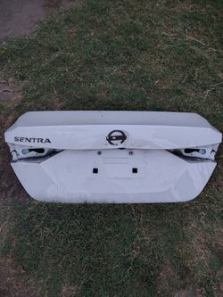 Nissan sentra decklid trunk