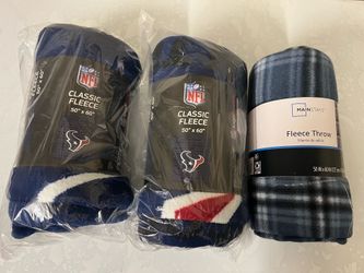 New MAINSTAYS Fleece Throw 50x60 Inches & New Classic Fleece 50”x60” .Each 3$ All 8$