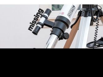 Meade Digital Reflector Telescope on Tripod